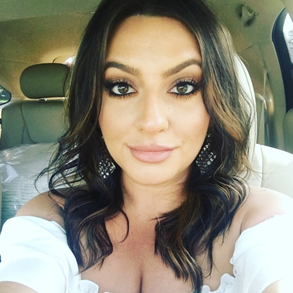 Meet your Posher, Kristina - Picture 1 of 1